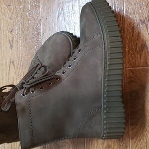 Clarks Torhill Rise ankle boots Size 8 1/2M